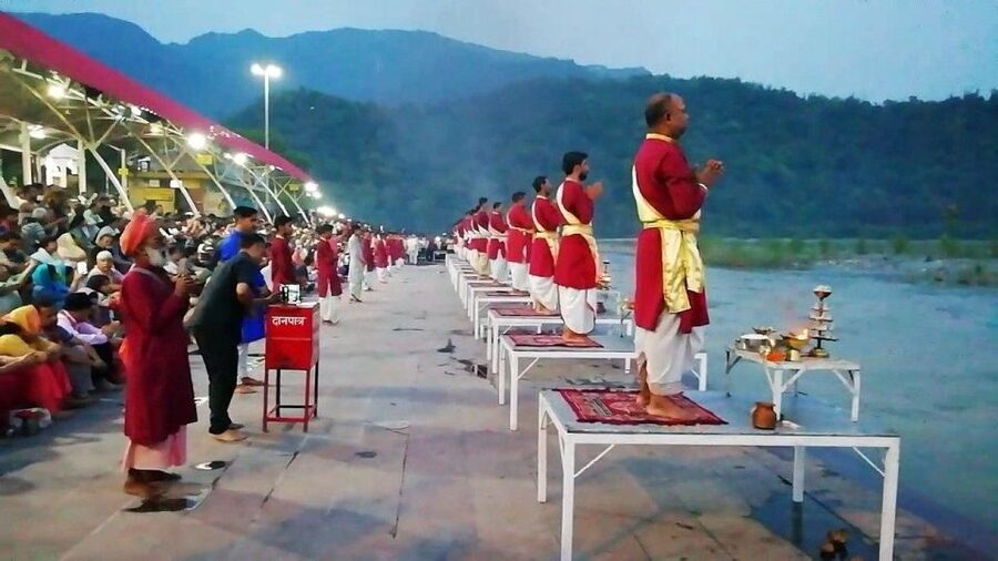 From Delhi: Private Rishikesh and Haridwar Day Tour by Car - Swarg Ashram and Rishikesh’s Spiritual Side