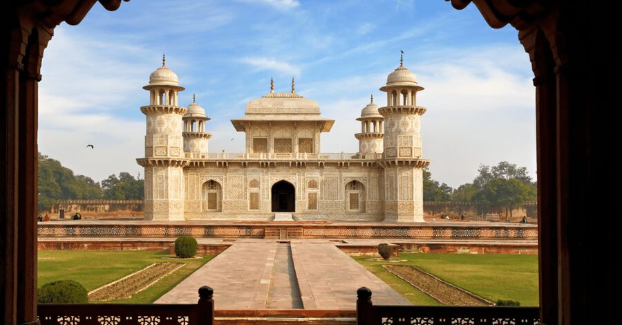 From Delhi: Private Taj Mahal & Agra Day Trip by Car or Rail - What the $102 price really buys