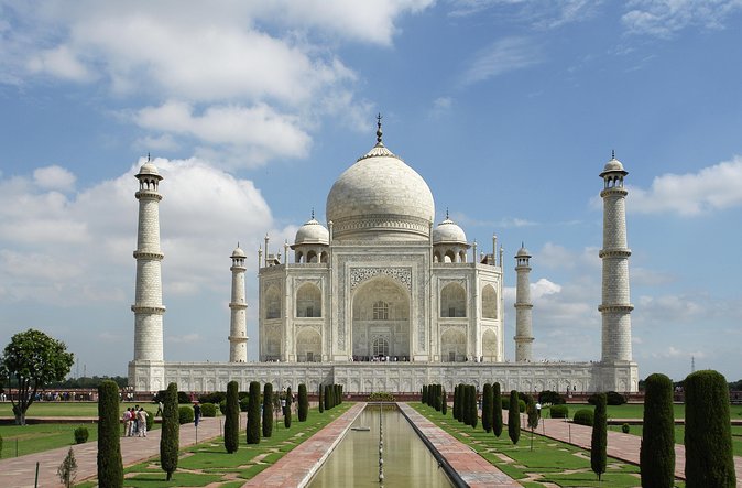From Delhi: Private Taj Mahal & Agra Day Trip by India's Fastest A/c Train - How the guide changes the experience
