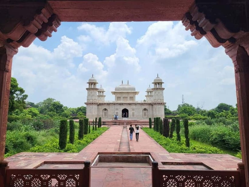 From Delhi: Private Taj Mahal Day Tour By Car and Driver - Agra Fort, from royal fortress to marble palace