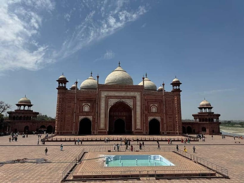 From Delhi: Private Taj Mahal Day Tour By Car and Driver - Getting there in a private car