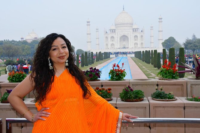 From Delhi: Private Taj Mahal Photoshoot in Indian Ethnic Attire - Who will get the most from this day