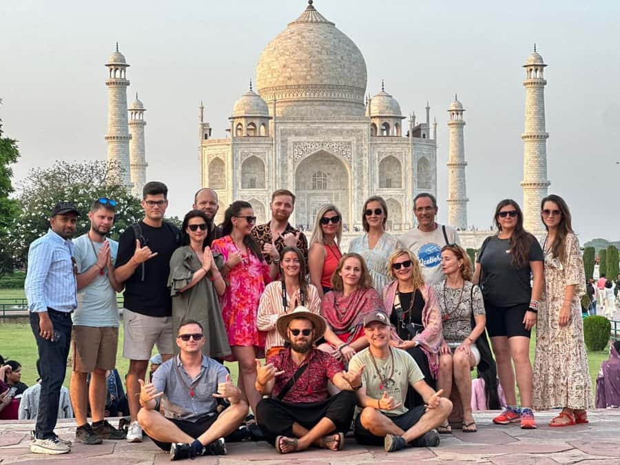 From Delhi: Same Day Taj Mahal Tour with lunch in 5 star - Who should choose this Agra day trip?