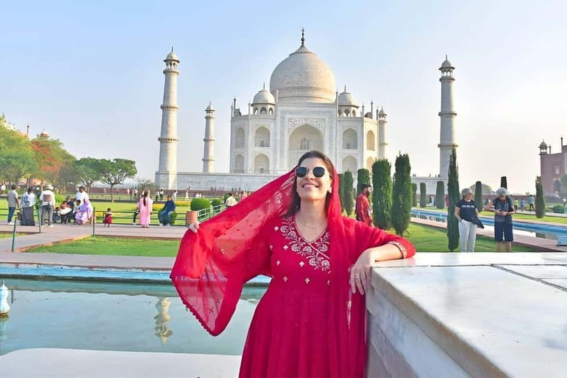 From Delhi: Sunrise Taj Mahal, Agra Fort & Baby Taj Day Tour - A five-star breakfast at the DoubleTree