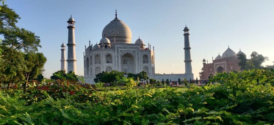 From Delhi: Sunrise Taj Mahal, Agra Fort, & Baby Taj Tour - Breakfast after the monument