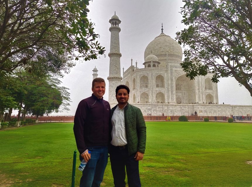From Delhi: Sunrise Taj Mahal & Agra Private Day Trip By Car - A private car makes the long Delhi to Agra run easier