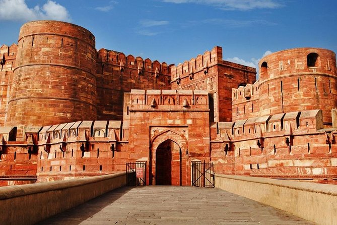 From Delhi : Sunrise Taj Mahal and Agra Fort with Jaipur Transfer - Who will get the most from this long day