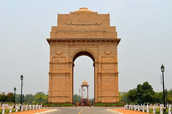 From Delhi: Sunrise Taj Mahal tour with Elephant Conservation - Two hours with rescued elephants