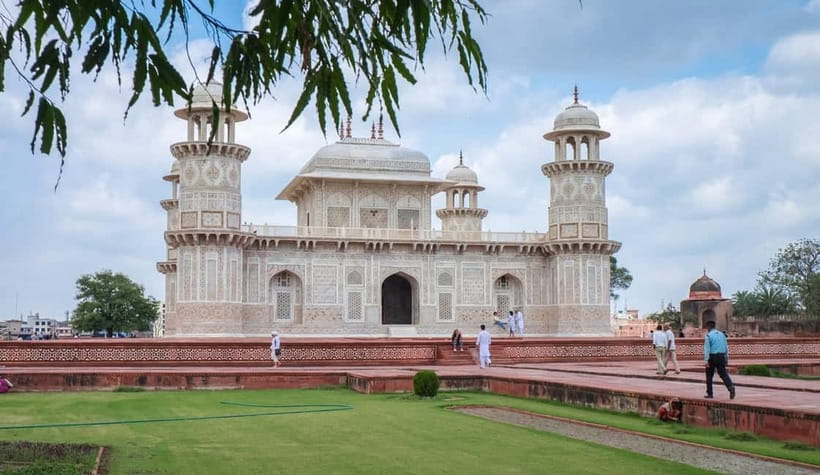 From Delhi: Taj Mahal & Agra Day Tour by Superfast Train - Agra Fort and the view across the river