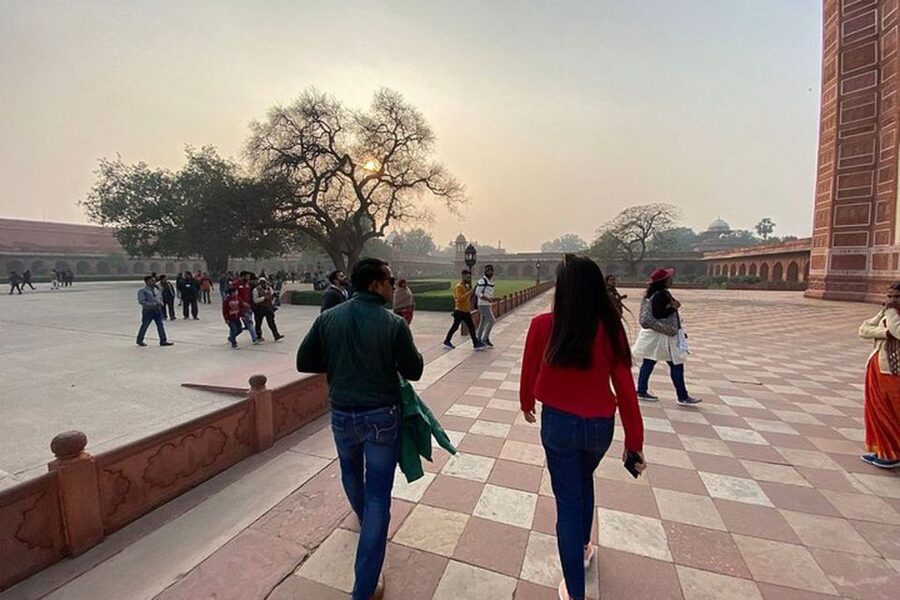 From Delhi: Taj Mahal & Agra Day Tour by Superfast Train - Starting at the Taj Mahal