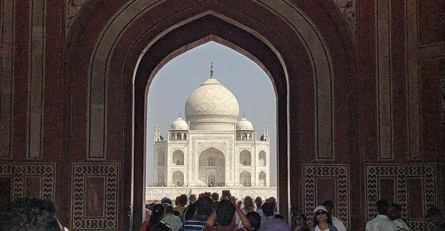 From Delhi: Taj Mahal & Agra Day Trip with Jaipur Drop - The guide can shape the whole experience