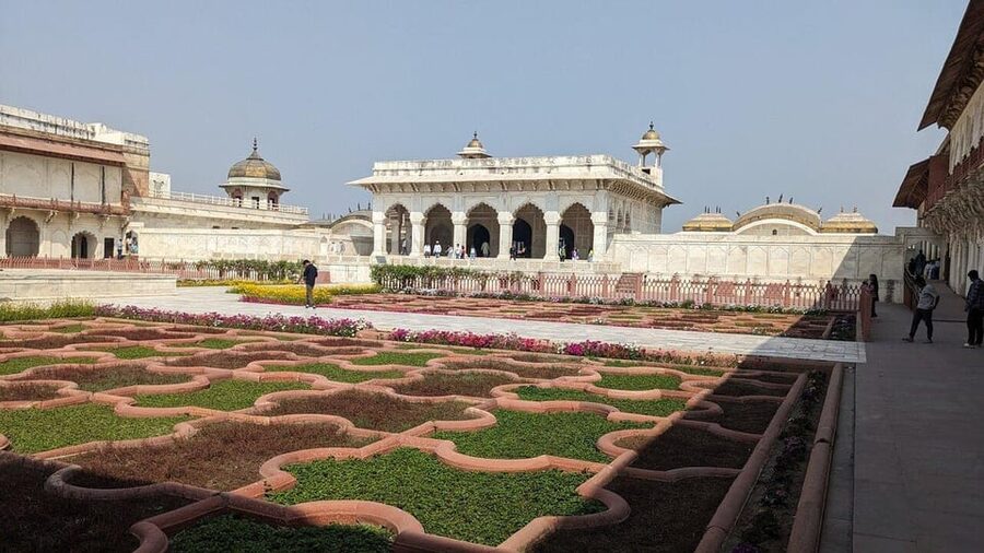 From Delhi: Taj Mahal & Agra Day Trip with Jaipur Drop - Who should book this day trip?