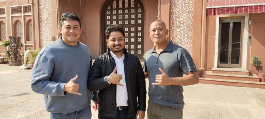 From Delhi: Taj Mahal, Agra Fort, and Baby Taj Private Tour - Agra Fort and the Mughal power behind the monument