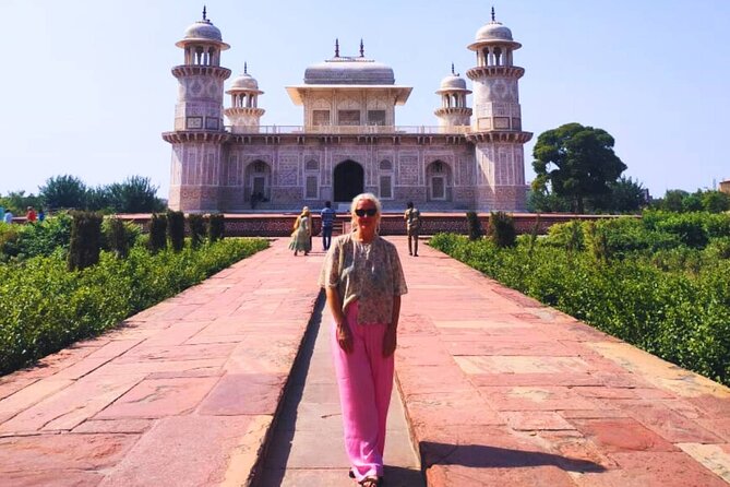 From Delhi: Taj Mahal, Agra Fort & Baby Taj Same Day Tour by Car - The private car changes the feel of the trip