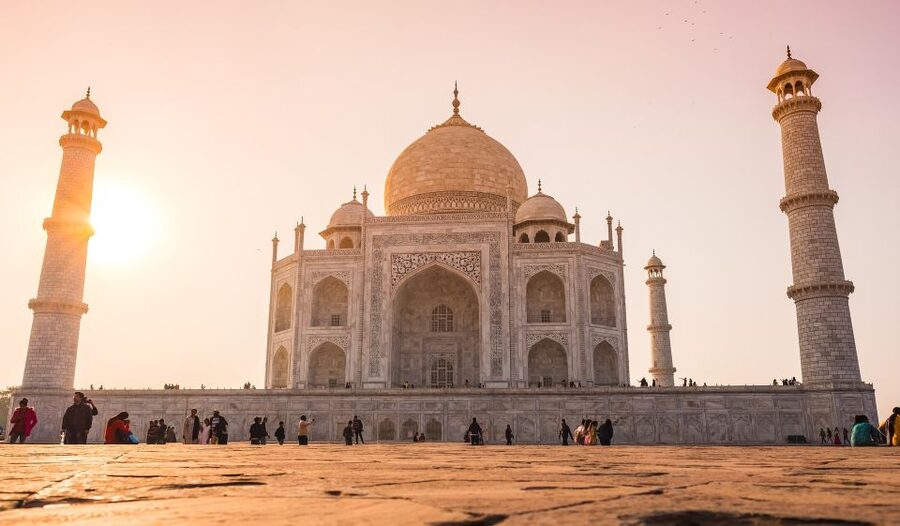 From Delhi: Taj Mahal & Agra Fort Day Trip by Express Train - Why the express train works better than a long road day