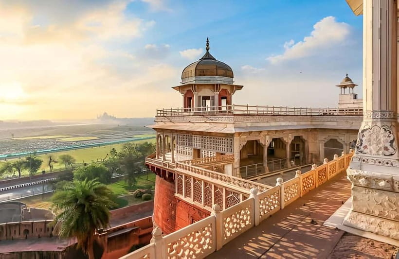 From Delhi: Taj Mahal, Agra Fort & Fatehpur Sikri Day Trip - Fatehpur Sikri, Akbar’s red sandstone city