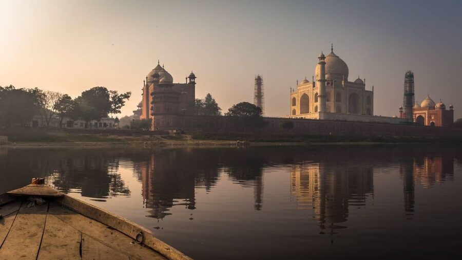 From Delhi: Taj Mahal & Agra Fort Private Tour with Options - Seeing the Taj Mahal with a guide