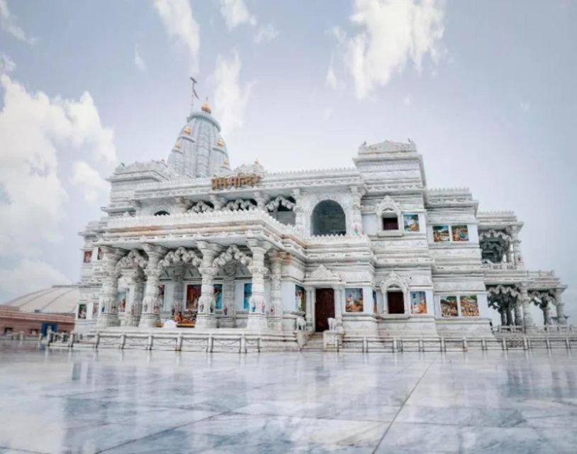 From Delhi: Taj Mahal, Agra & Mathura Tour by Car - Prem Mandir and the lights of Vrindavan