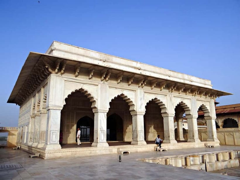 From Delhi: Taj Mahal & Agra Tour with Lunch at Marriott - Your private ride from Delhi, Noida, or Gurugram