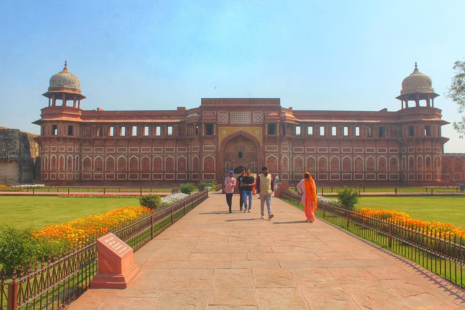 From Delhi Taj Mahal and Agra Fort Private Tour By India's fastest Train - Lunch and Agra’s Mughal sights