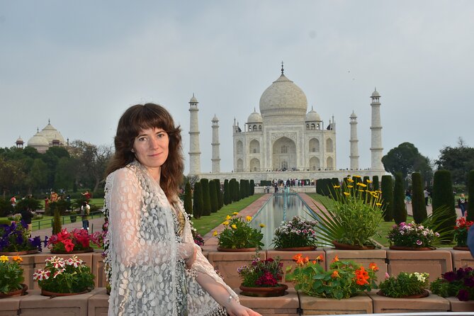 From Delhi Taj Mahal and Agra full Day Tour All Inclusive - Meeting your guide in Agra