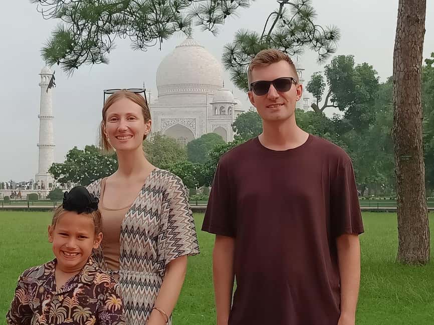 From Delhi: Taj Mahal Luxury Day Tour By Superfast Train - Lunch at the Courtyard by Marriott Agra