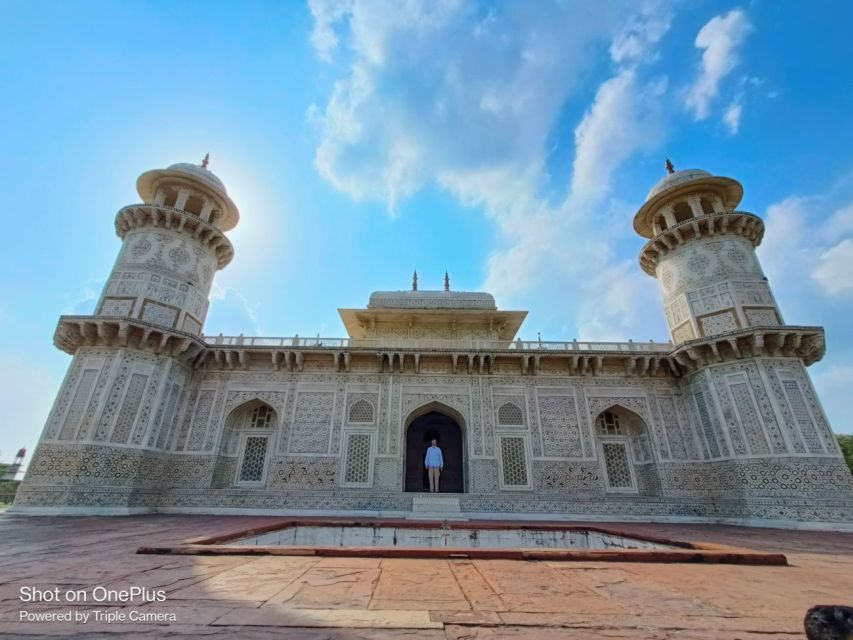 From Delhi: Taj Mahal Luxury Day Tour By Superfast Train - The real cost is time, not money