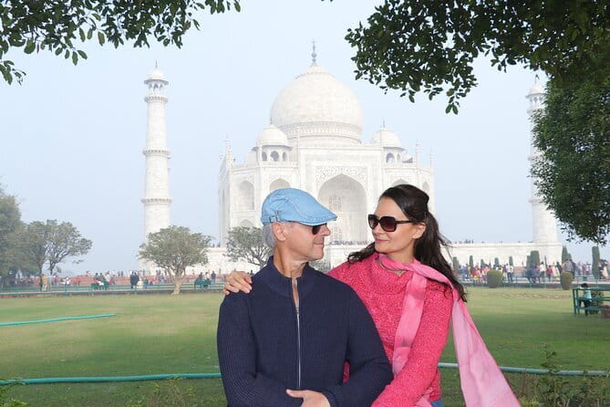 From Delhi: Taj Mahal Sunrise & Agra Handicraft Heritage Tour - A 3 a.m. start for Agra’s first light