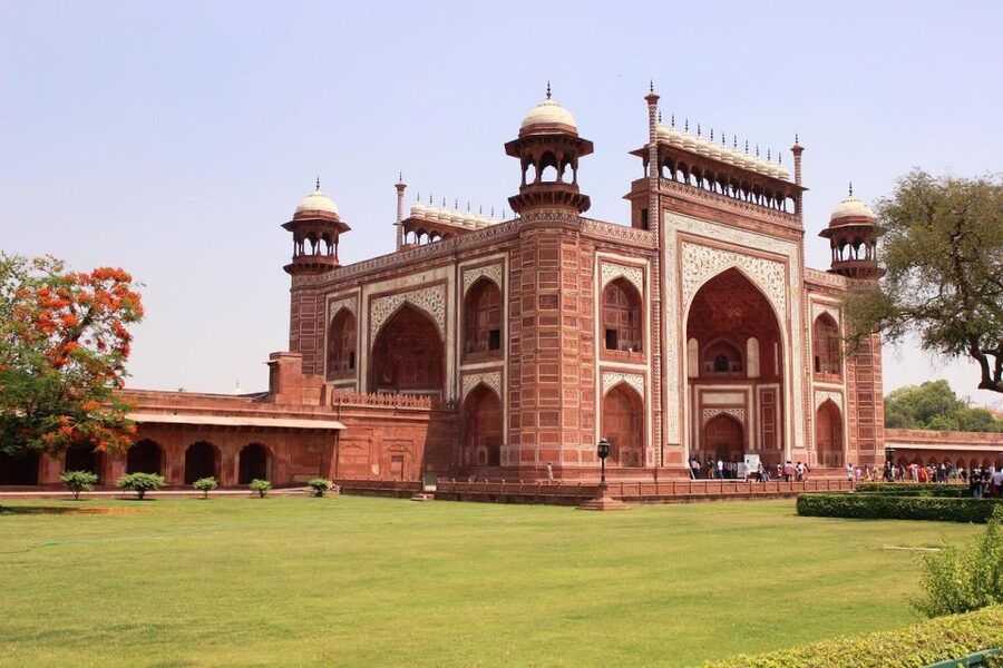 From Delhi: Taj Mahal Sunrise and Elephant Wildlife SOS Tour - The long return to Delhi