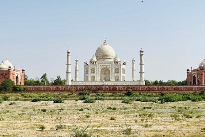 From Delhi: Taj Mahal Sunrise, Baby Taj & Agra Fort Private Tour - Agra Fort and the Mughal court
