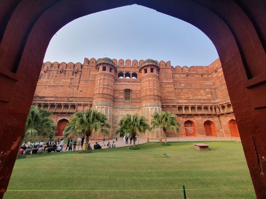From Delhi: Taj Mahal Tour with Professional Photographer - What the private format is really worth