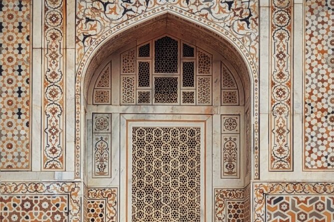 From delhi:(Vip entry)All Inclusive Taj Mahal & Red Fort day trip - What the private format means for families