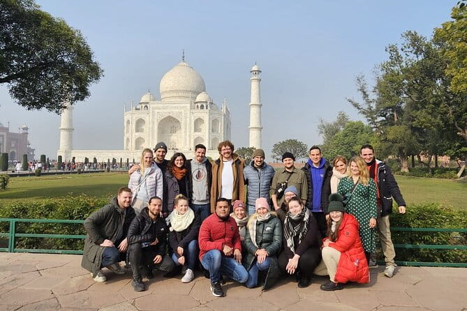 Full Day Agra Tour from Delhi - The long road from Delhi to Agra