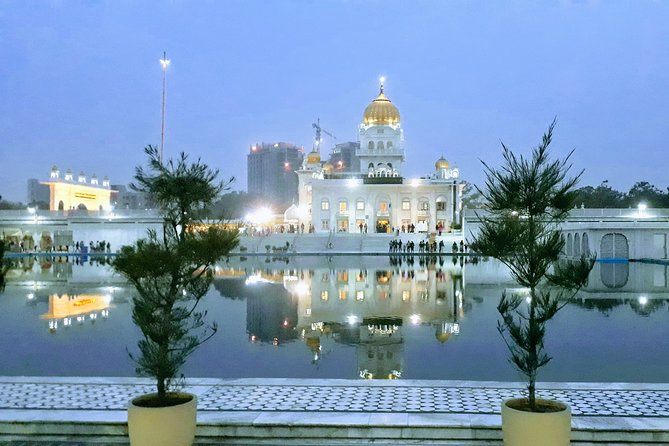 Full Day Old & New Delhi City Tour - Lotus Temple offers a quiet change of pace