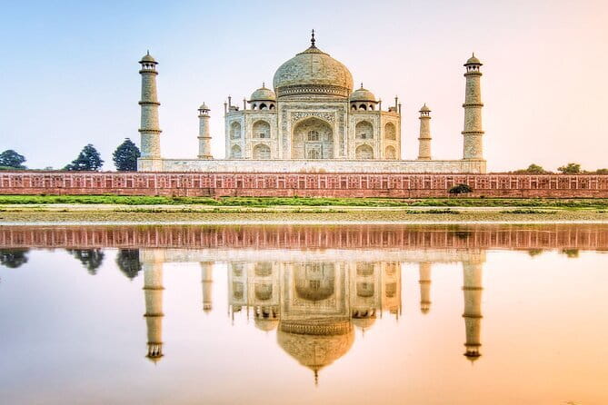 Golden Triangle Tour 4 Nights 5 Days - Agra makes the Taj Mahal the centerpiece