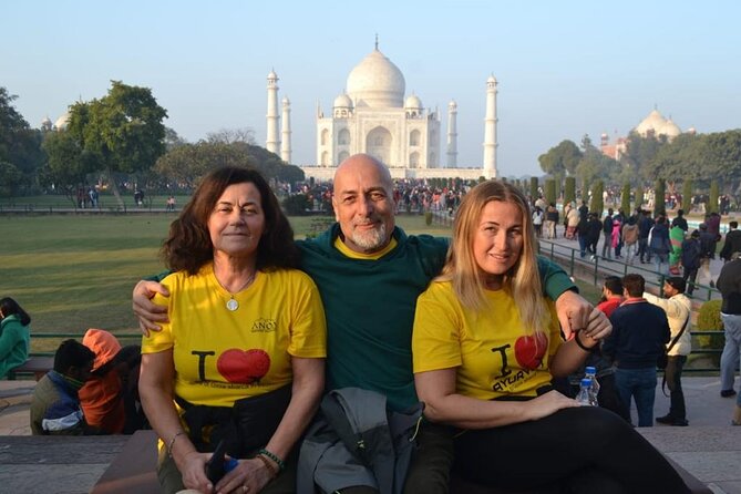 Golden Triangle tour with Khajuraho and Varanasi tour - Day 2: Old Delhi, New Delhi, and the road to Jaipur