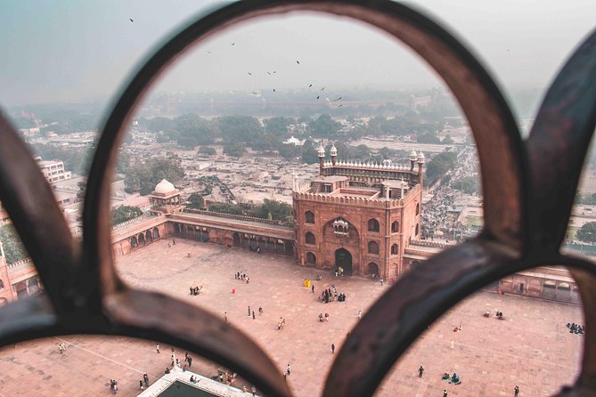 Guided 3‑hour rickshaw ride through Old Delhi with transfers - Khari Baoli and the final wall of spices