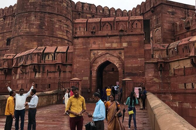 Guided Day Trip from Delhi to Agra & Fatehpur Sikri - The Taj Mahal: allow the full two hours