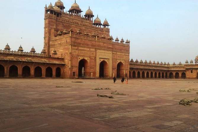 Guided Day Trip from Delhi to Agra & Fatehpur Sikri - Who should book this experience