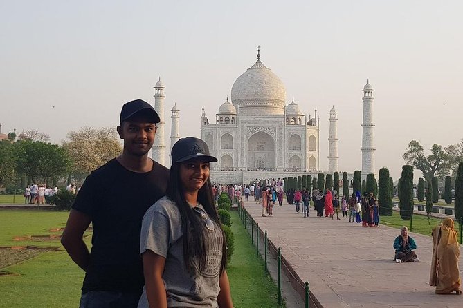 Guided Day Trip from Delhi to Agra & Fatehpur Sikri - Agra Fort: more than a quick photo stop
