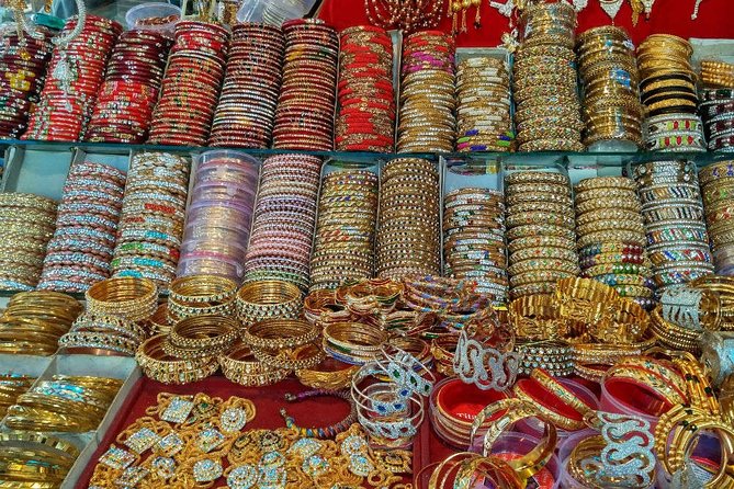 Half Day Delhi Shopping Tour With Shopping Consultant - The sales question you should settle early