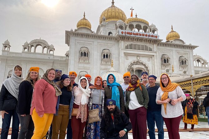 Half day Heritage Food Walk & Spice Market at Old Delhi - Premium Tour - Gurudwara Sis Ganj Sahib puts the food in context