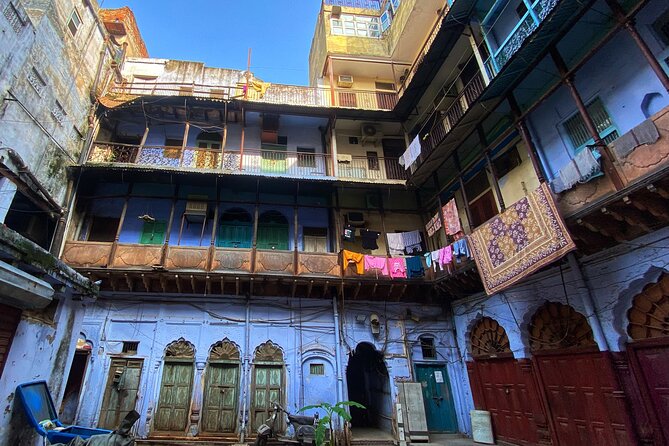 Half-Day Premium Classic Old Delhi Cycling Tour - Unity in Diversity - The Jain temple completes the religious route