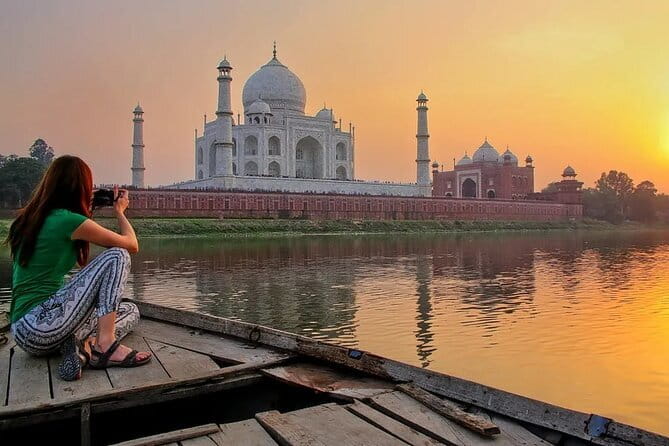 Half-Day Private Walking Tour of Old Delhi - Cloth, Saree, and Jewelry Streets