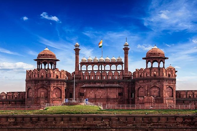 Heritage Tour in Delhi - Qutub Minar is a short visit with a tall payoff