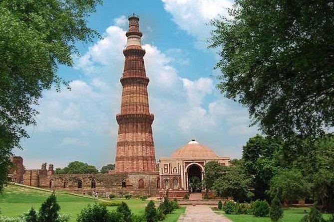 India Golden Triangle Tour 03 Nights 04 Days with Accommodation - Day 1: Delhi monuments before the road to Agra