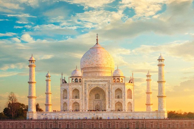 India's Best Seller-Taj Mahal and Agra Fort Tour From Delhi - The 7 a.m. Pickup and 200-Kilometer Drive