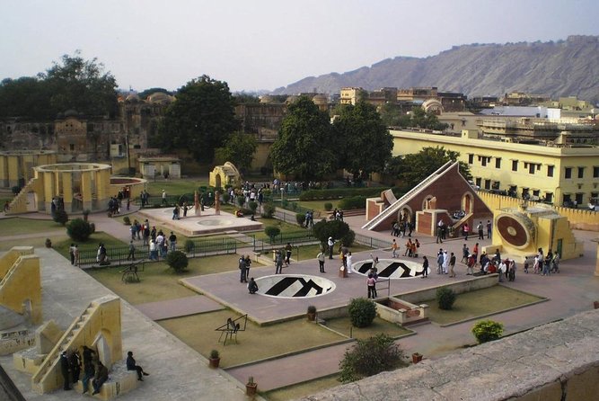 Jaipur City Private Day Tour From Delhi By Car-All Inclusive Tour - Jal Mahal and the short lake stop