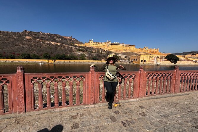 Jaipur: Full Day City Highlights Tour with Tour Guide - Jal Mahal is a short photo stop