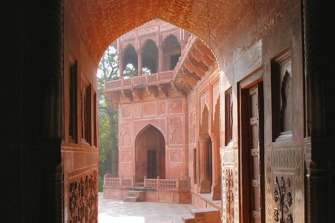 Journey to India's Heart: 7-Day Golden Triangle Escape - Old Delhi and New Delhi in one demanding day
